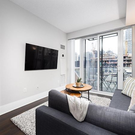 Dwtn Condo Near Cn Tower! W/ Free Parking Toronto Exterior photo
